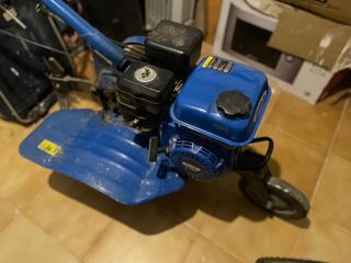 Remolque + máquina cavar