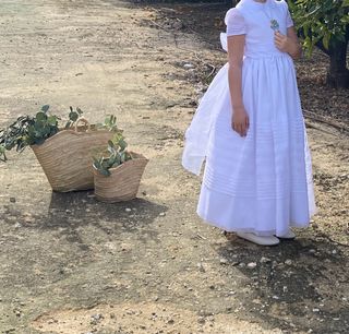 Vestido comunión niña blanco.
Colegio M Inmaculada
