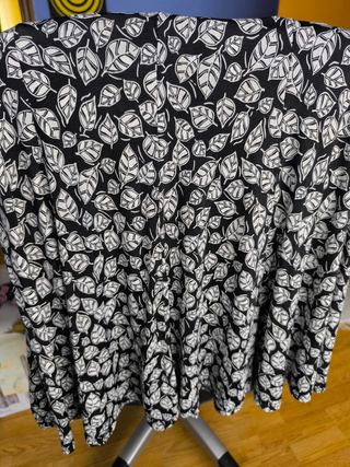 Falda estampada hojas - Blanco&Negro,x la rodilla 