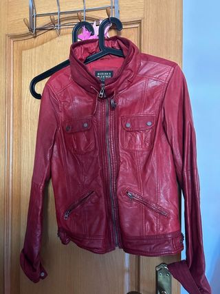 Chaqueta roja Bershka piel