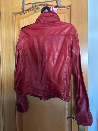 Chaqueta roja Bershka piel