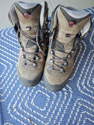 Botas de montaña