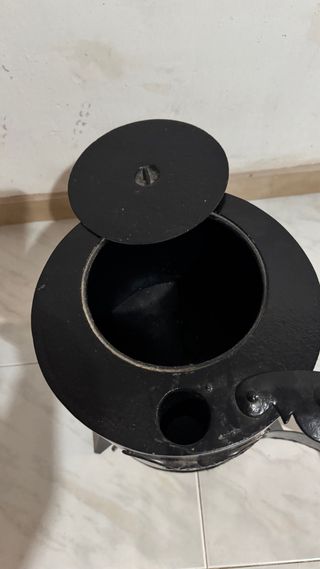 Stufa a legna antica - Metallo