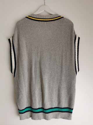 Chaleco punto gris Stradivarius M
