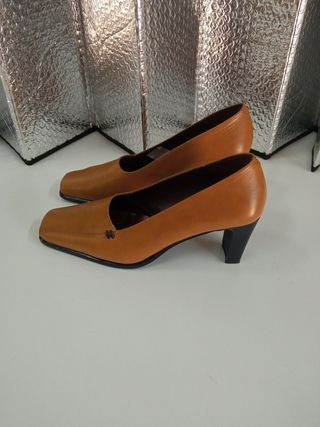 Zapato tacón piel marrón