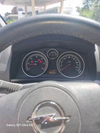 Opel Zafira 2012