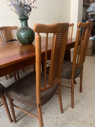 URGE VENDER 
Mesa comedor madera + 6 sillas