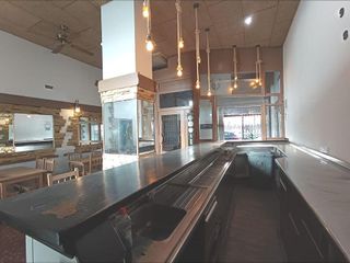 Local comercial en venta en Almeda - El Corte Inglés en Cornellà de Llobregat