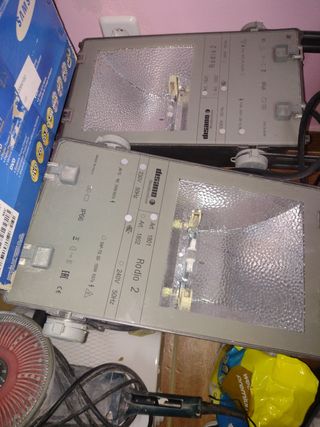 2 Focos Disano exteriores metal