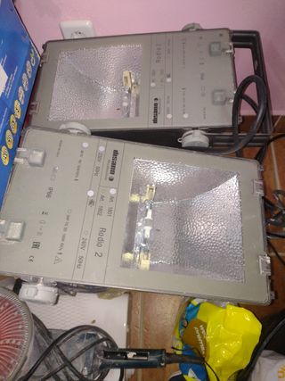2 Focos Disano exteriores metal