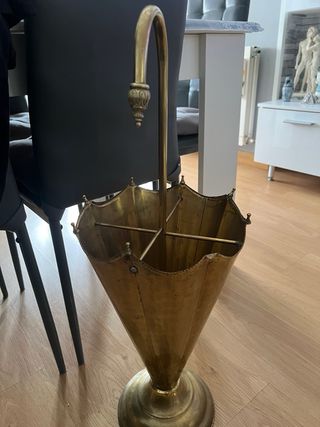 Paraguero antiguo dorado