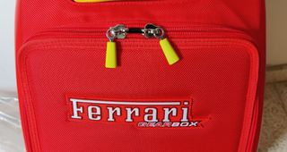 Maleta Ferrari GearBox roja
