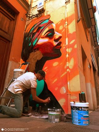 Escultura mural GRAFFITI 3D relieve yeso