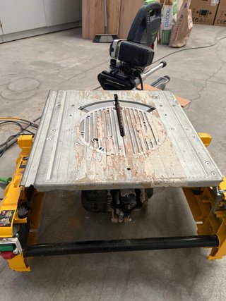 Sierra ingletadora DeWalt virutex Tm33L