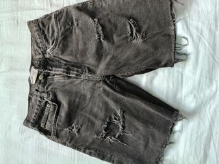 Shorts vaqueros negros rotos