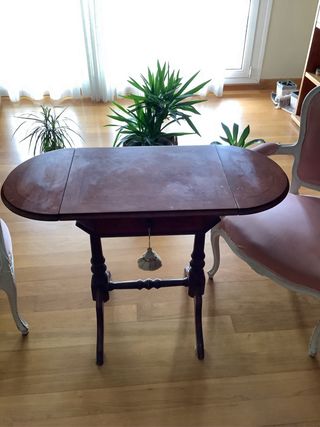 Conjunto sillas y mesa antigua