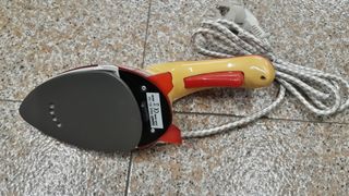 Plancha Viaje vapor DH 93.150