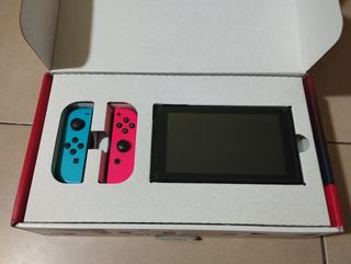 Nintendo Switch con molti accessori (trattabile)