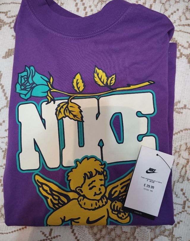 Camiseta Nike morada