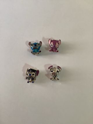 Lote de 4 charms Stitch