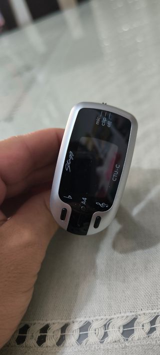 Guitarra clásica con funda , afinador y cejilla