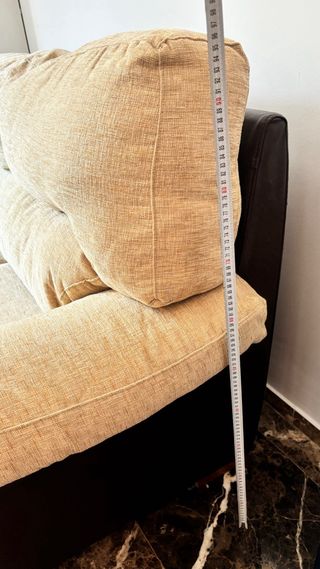 Sofá 3 plazas beige y marrón