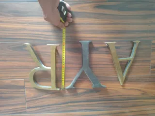 Letras laton bronce