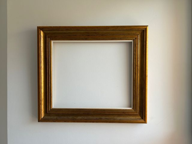 Marco dorado para cuadro