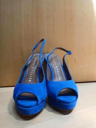 Zapatos Pedro Miralles tacón azul