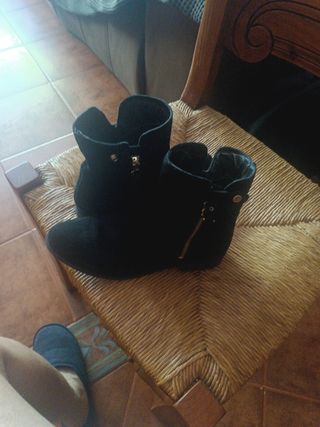 Botines ante negros mujer