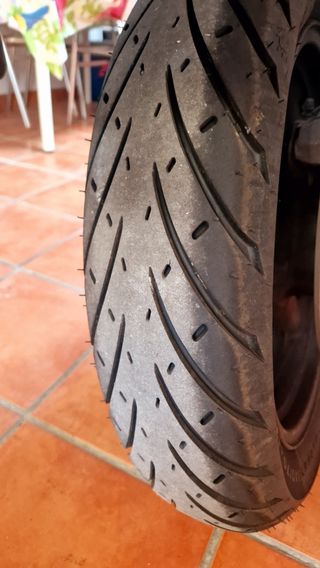 Suzuki GS500F (2004) - Moto