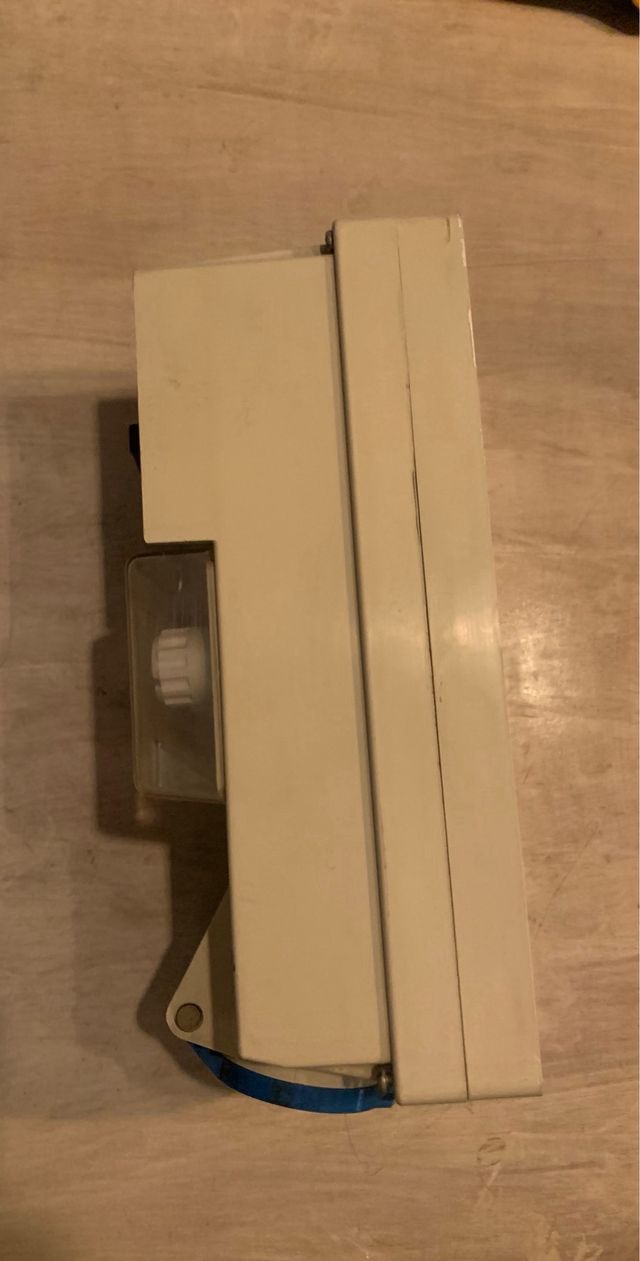 Presa interbloccata CEF 16A 220V disponibili tre