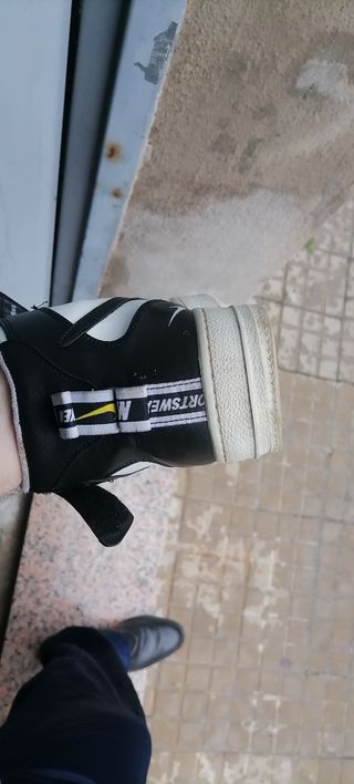 Nike Air Force 1 blancas y negras