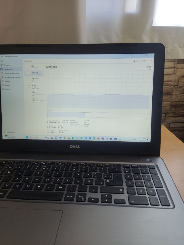 Dell Inspiron P66F 15"- 8GB RAM, 250GB SSD SAMSUNG
