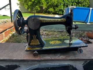 Máquina de coser Singer Antigua