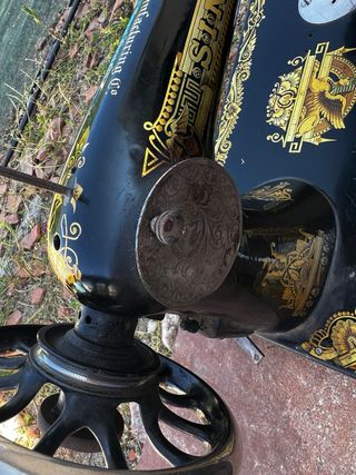 Máquina de coser Singer Antigua