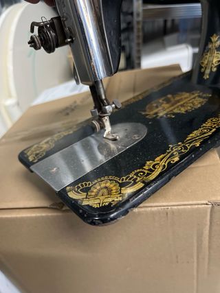 Máquina de coser Singer Antigua