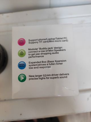 Mini Altavoz Bluetooth y Mini Radio.