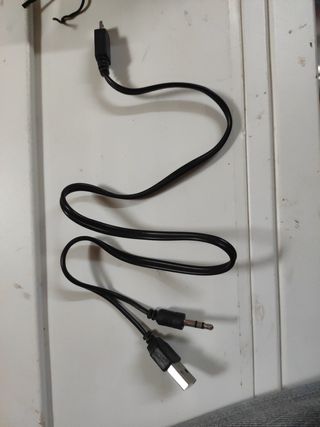 Mini Altavoz Bluetooth y Mini Radio.