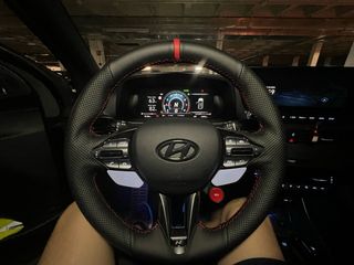 Emblema negro para volante Hyundai