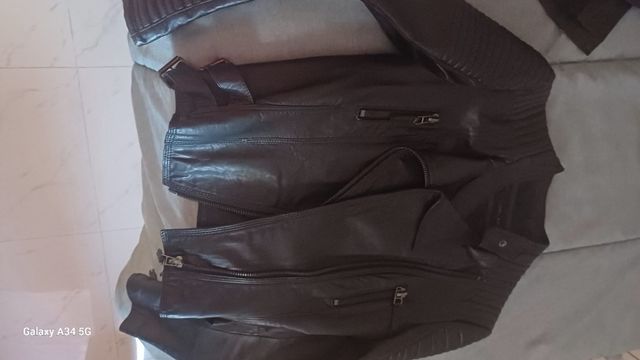Chaqueta negra piel HEMA talla S