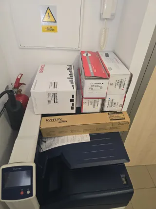 Impresora Xerox Phaser 7800 - Azul y Blanca