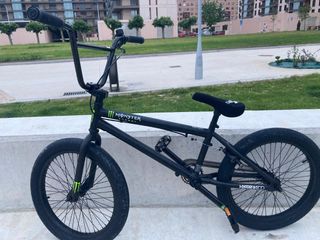 Bicicleta BMX Monster nueva