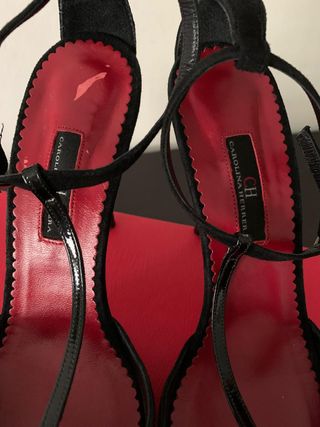 Tacones Carolina Herrera negros, talla 39