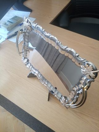 Bandeja plata - metal dorada