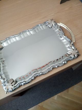 Bandeja plata - metal dorada