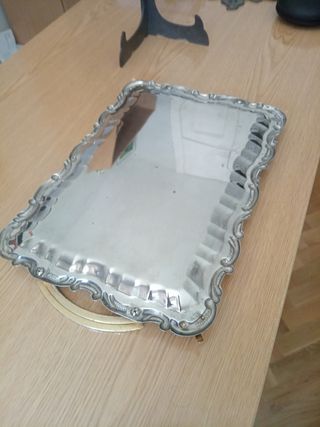Bandeja plata - metal dorada