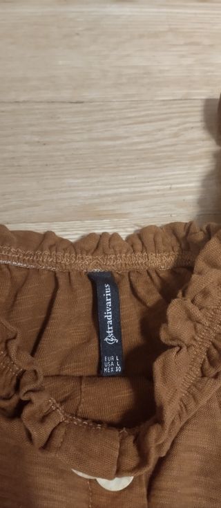 Top marrón Stradivarius
