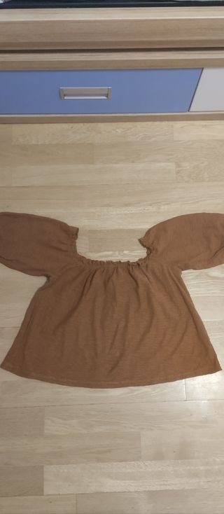 Top marrón Stradivarius