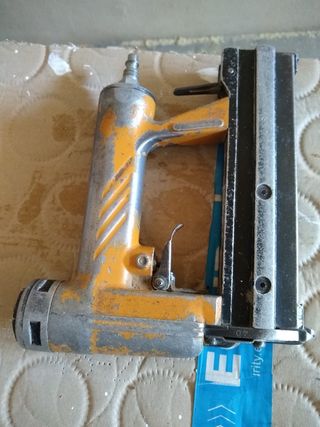 Pistola clavadora 0.8 Graima